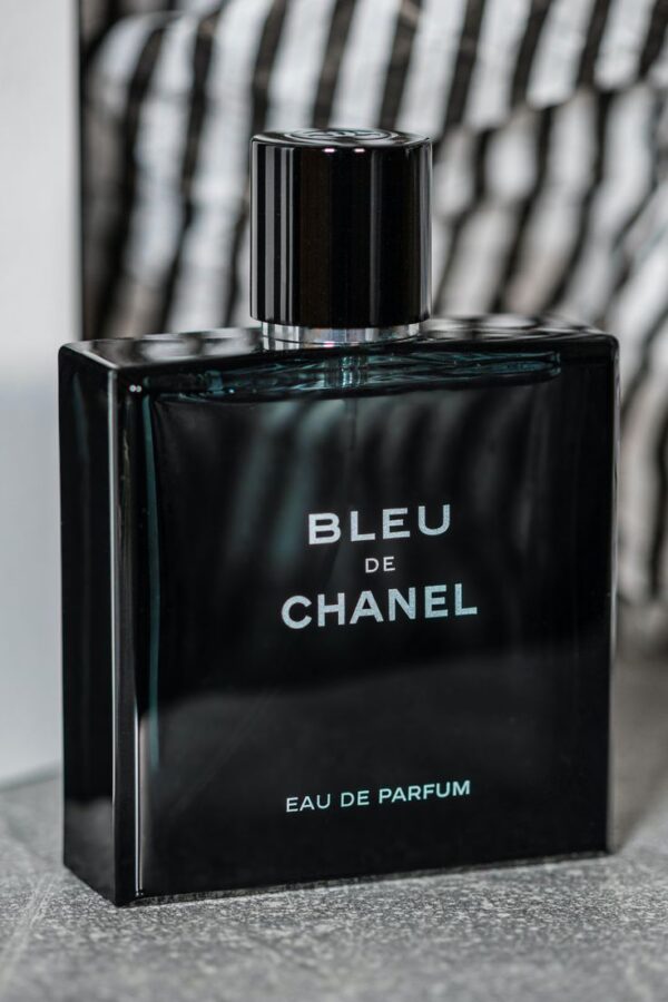 Bleu de Chanel EDP – 100ML | Elegant & Bold French Perfume for Men | Free Delivery in Pakistan - Image 4